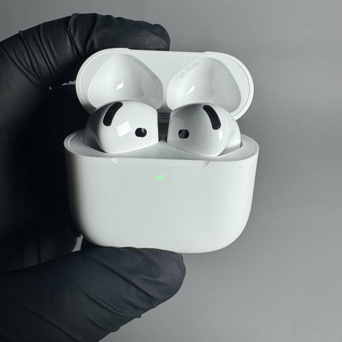 AirPods 4 — продуктова снимка