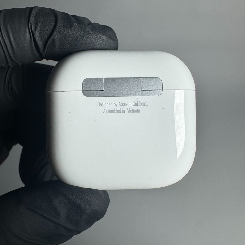 AirPods 4 — продуктова снимка