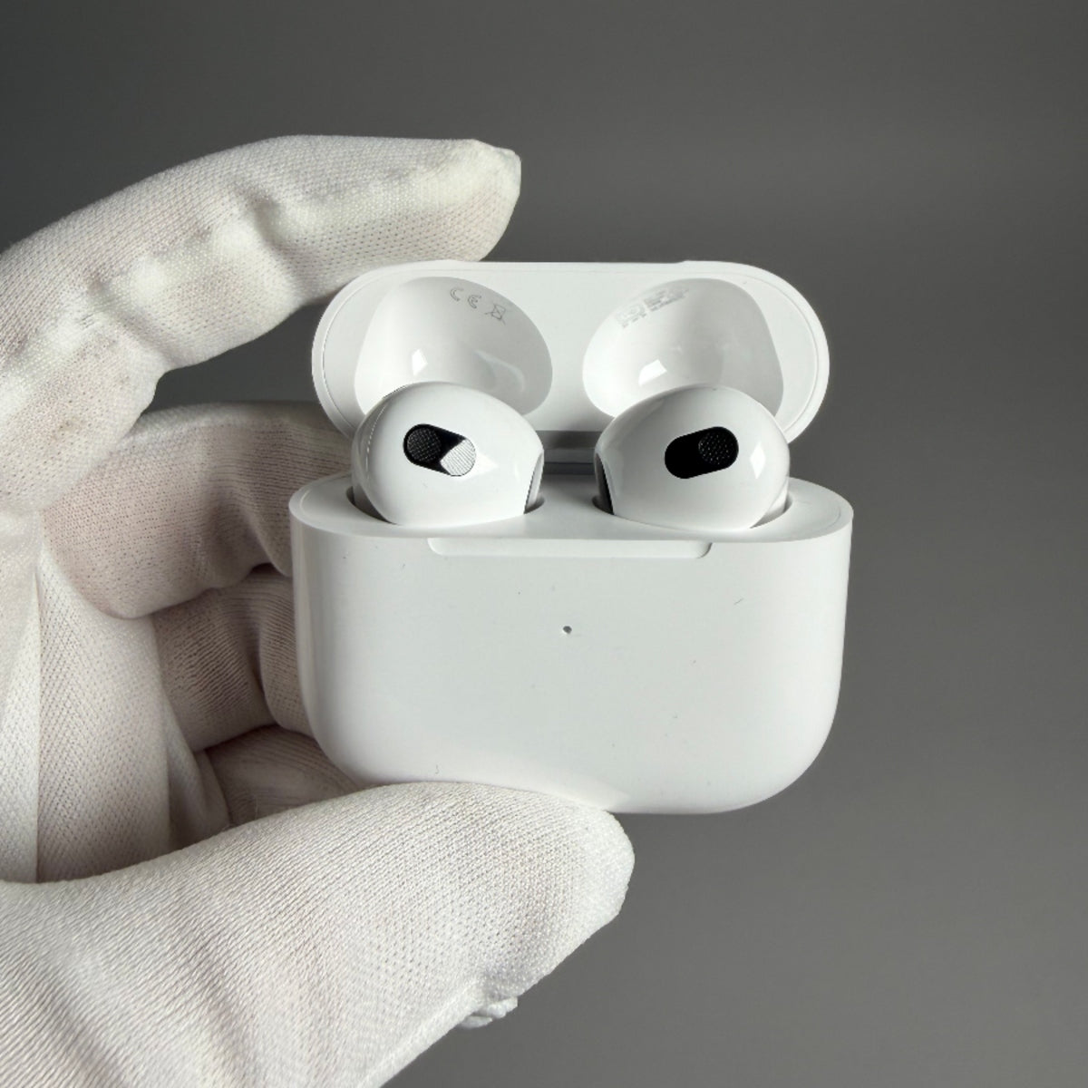 AirPods 3 — продуктова снимка