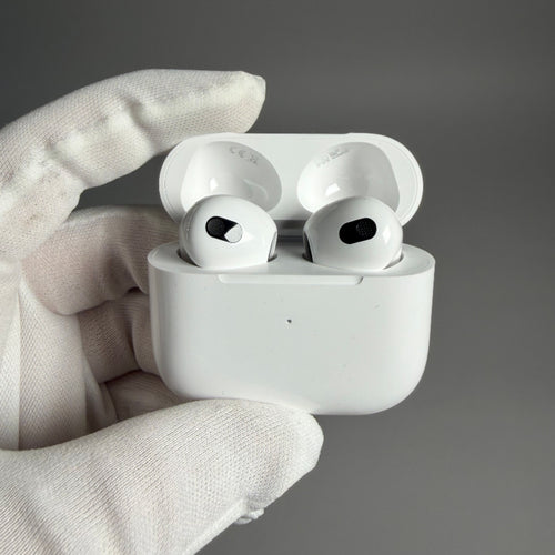 AirPods 3 — продуктова снимка